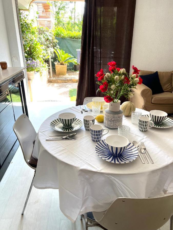 Private Garden In Center Of Saint Tropez Apartment Exterior photo